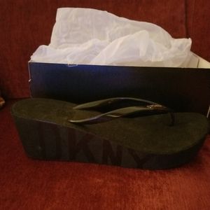 DKNY Flip Flops